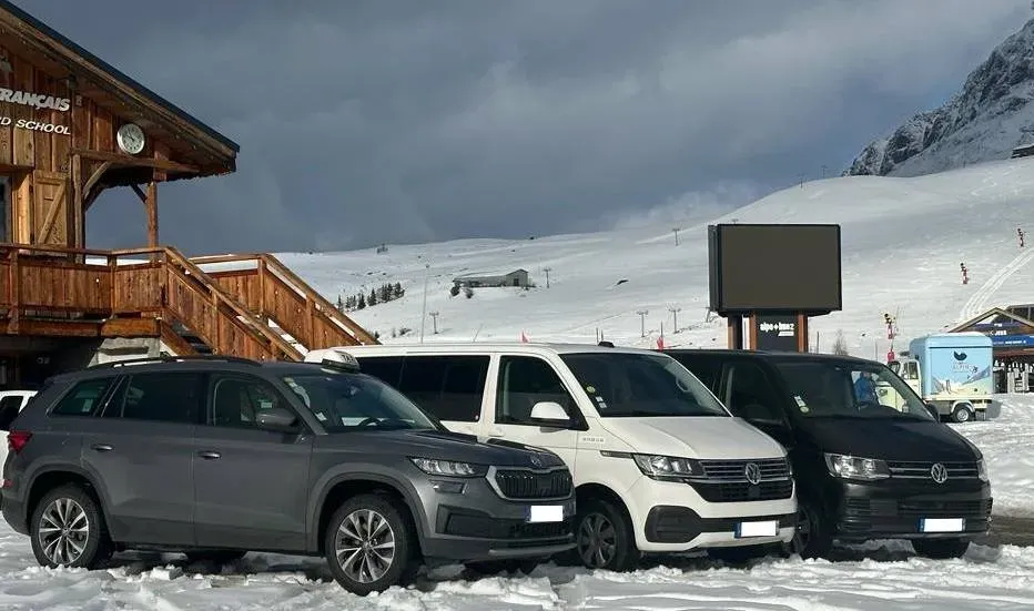 véhicule dans la neigewebp
